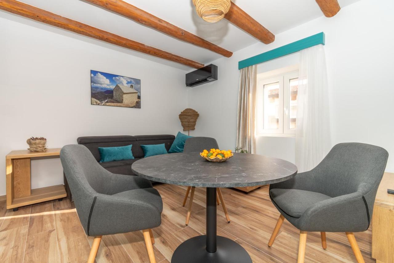 Ivka Makarska - Modern And Luxurious Oldtown Apartament Dış mekan fotoğraf