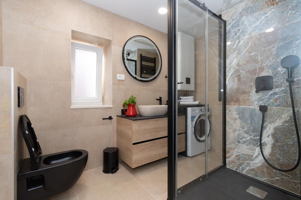 Ivka Makarska - Modern And Luxurious Oldtown Apartament Dış mekan fotoğraf