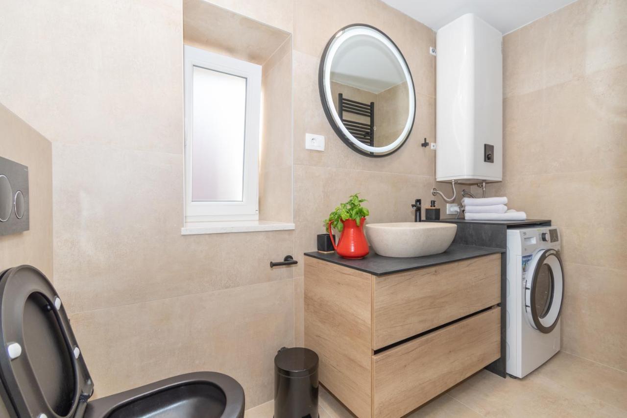 Ivka Makarska - Modern And Luxurious Oldtown Apartament Dış mekan fotoğraf